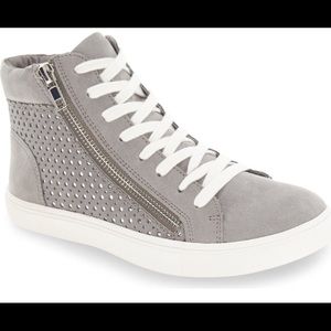 7M Steve Madden ‘Elyka’ fashion sneaker